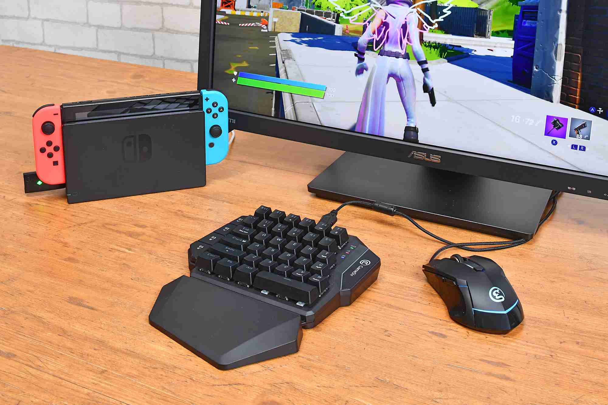 Switch版「フォートナイト」2,000時間プレイの凄腕中学生、「GameSir VX」のマウス＆キーパッド環境でさらなる上達なるか!? - GAME Watch