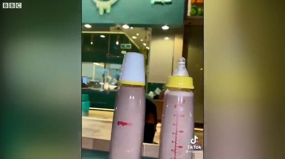 「哺乳瓶でドリンクを飲む」ブームが中東の湾岸諸国で発生、政府は規制を実施