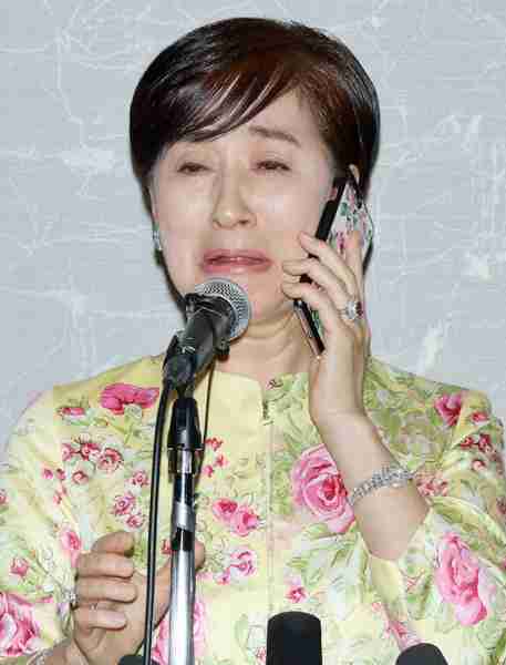 松居一代、実父の四十九日法要に呼ばれず　通夜、告別式でトラブルも