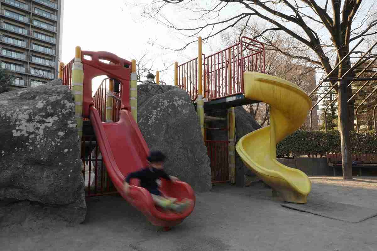 高齢者のクレームで公園から子供が消える「歪な環境問題」への危惧