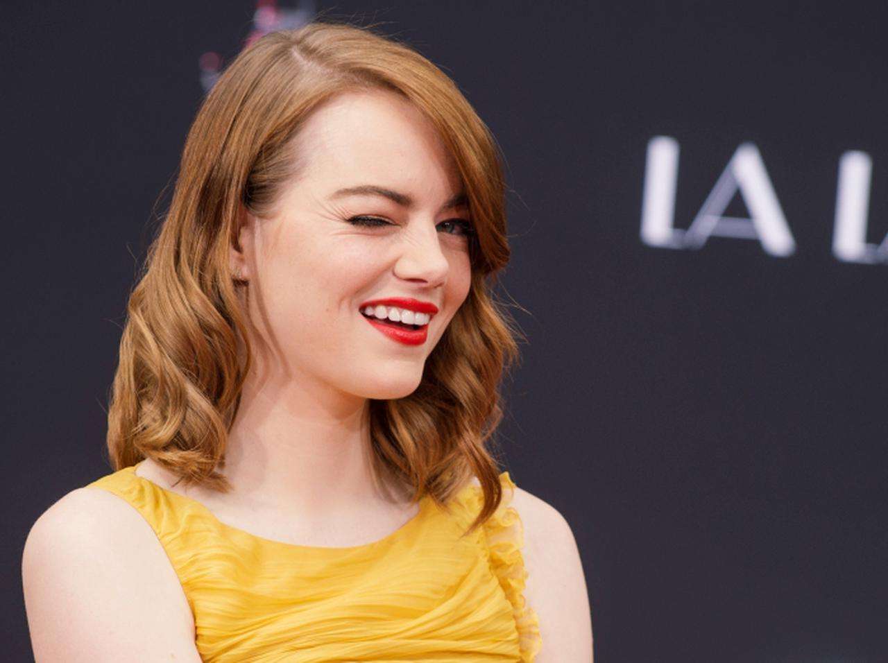 エマ・ストーン、極秘出産していた！脚本家夫との第1子が誕生と報道 - フロントロウ -海外セレブ情報を発信