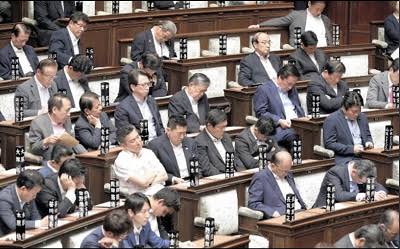 また寝てた？ 音喜多議員に居眠り疑惑　立花党首の公開質問に「目をつぶって拝聴していた」
