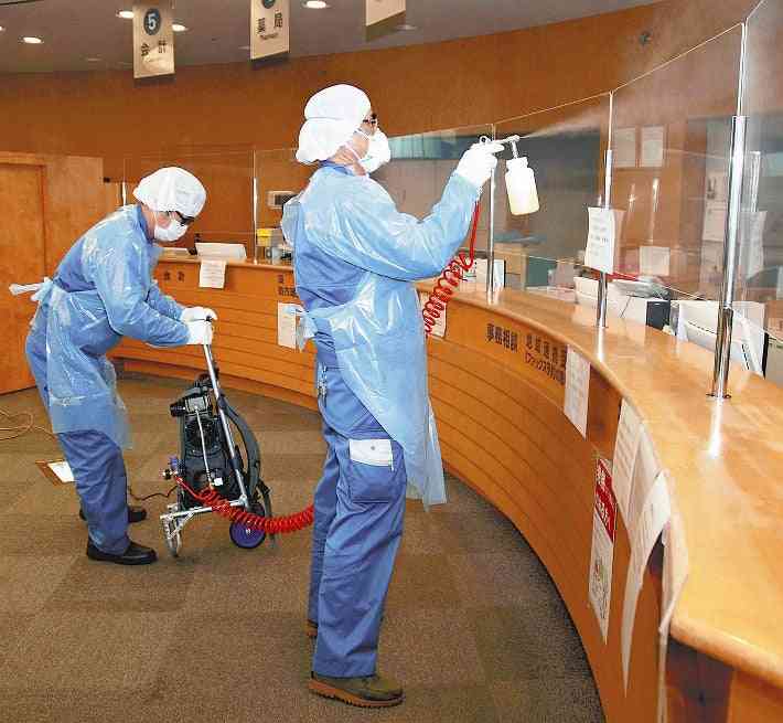 塗るだけでコロナ不活性化、長期間効果持続の液剤を紙卸会社が開発 : 経済 : ニュース : 読売新聞オンライン