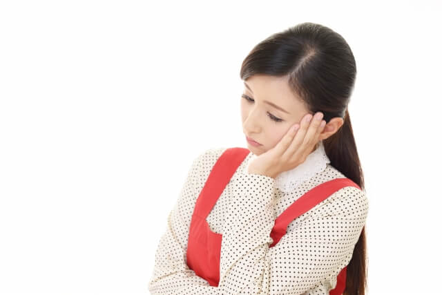 子育てでキャリアを”捨てた”40代女性の後悔「子どもさえいなければ、と何度思ったでしょう」 | キャリコネニュース