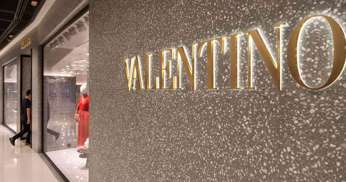 ヴァレンティノが物議醸した 帯の上を歩く 広告でお詫び 日本の文化を冒涜するような意図は全くなく ガールズちゃんねる Girls Channel