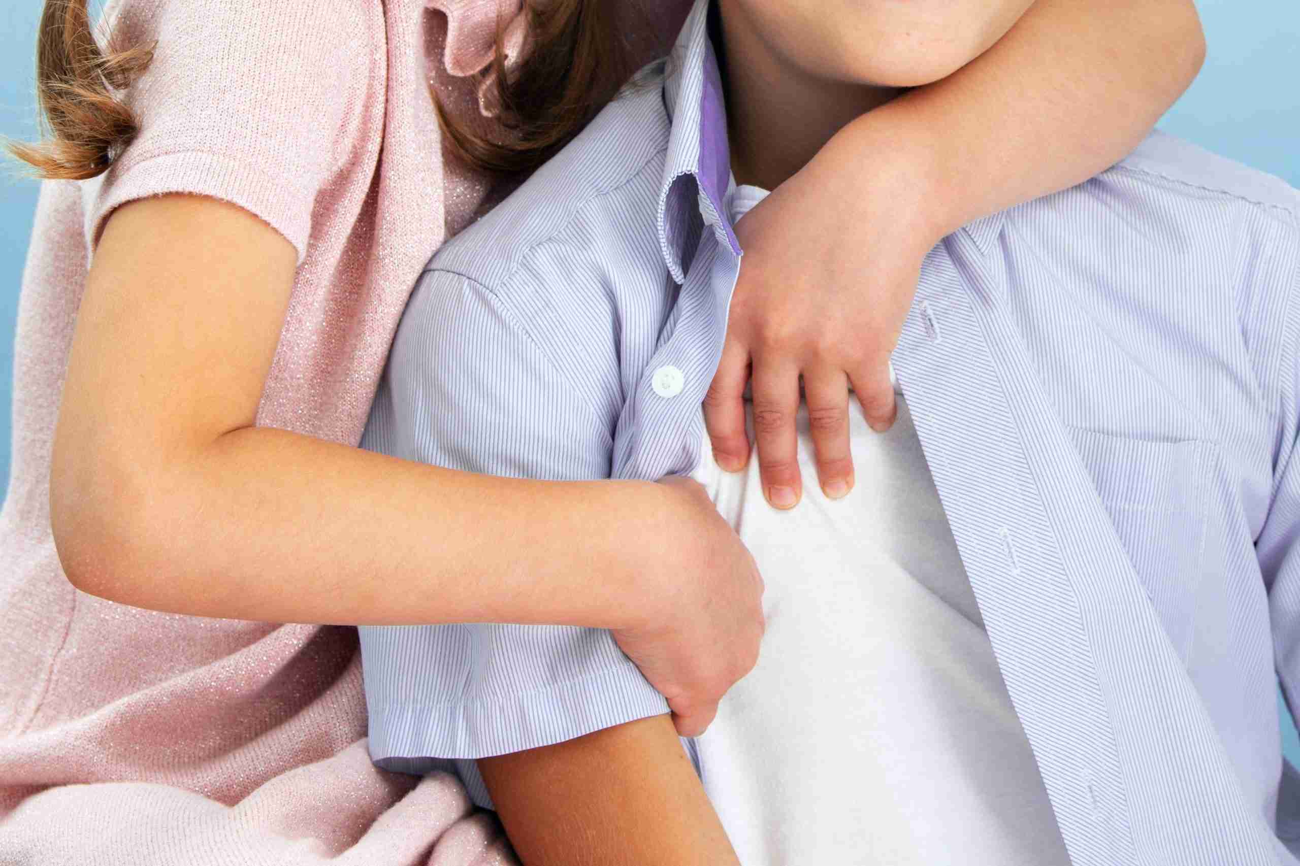 双子の5歳男女が占いで結婚 両親が 前世で結ばれなかった恋人 と信じ込み ガールズちゃんねる Girls Channel