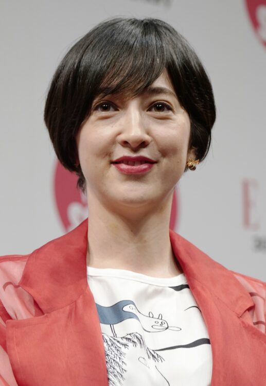 滝川クリステル　1歳愛息の逆さヨガにインストラクター「危険です」