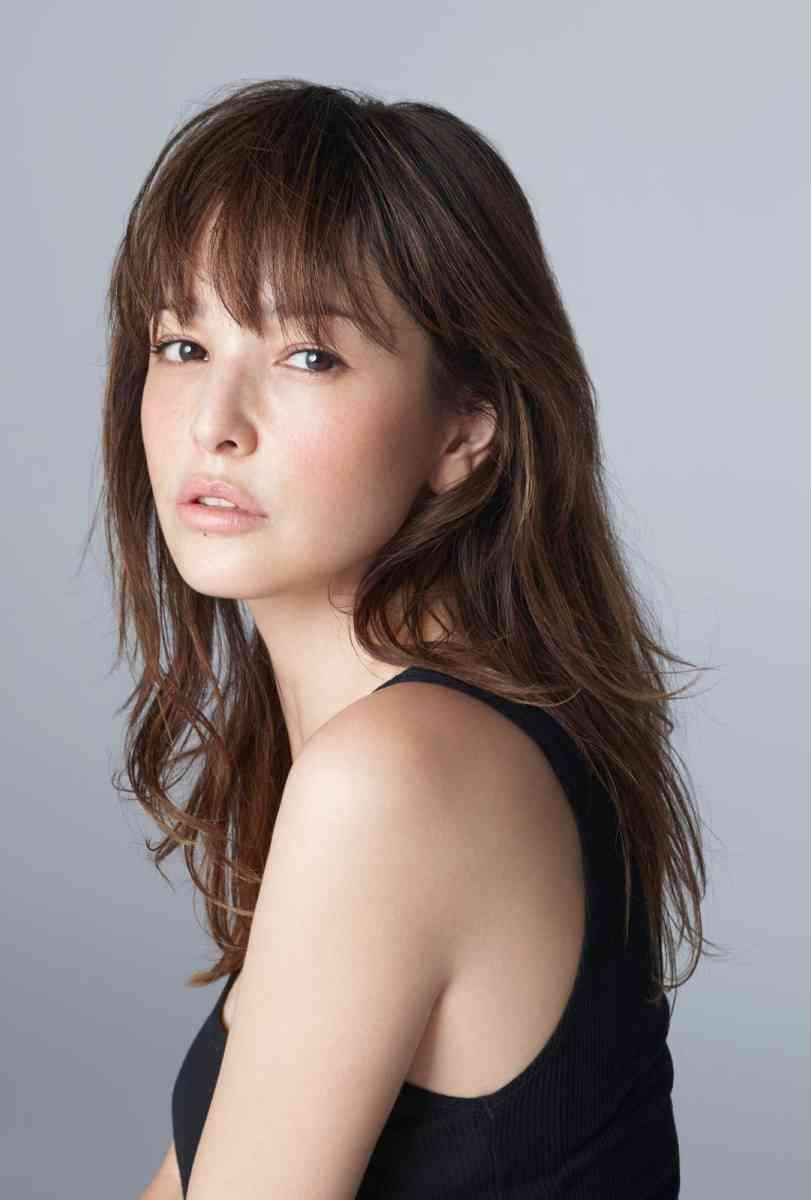 梨花、9歳長男の顔出しショットを公開「イケメン」「そっくり」「モデルさんみたい」