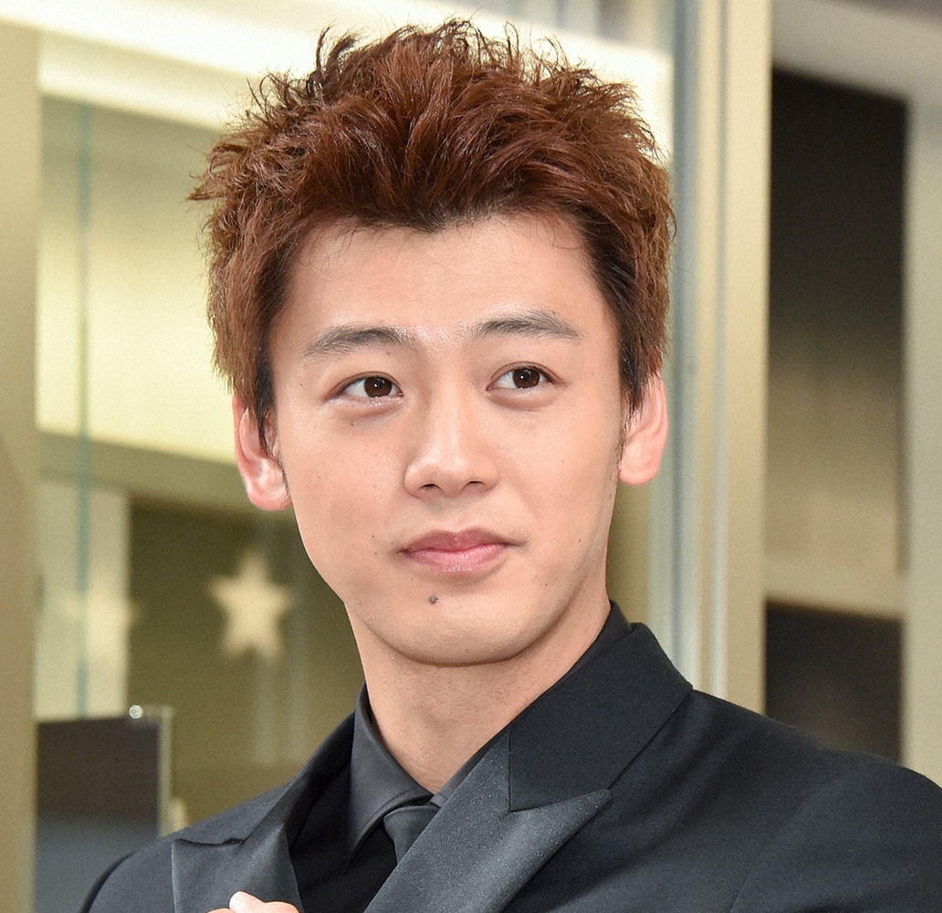 竹内涼真　ギャランドゥ見せワイルドショットにネット悶絶　「芸術品みたい」「えぐかっこいい！」― スポニチ Sponichi Annex 芸能