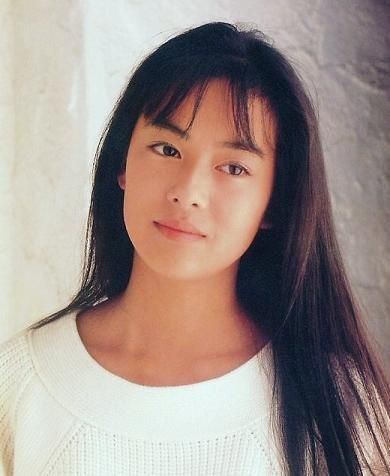 エレナ・アレジ・後藤：ゴクミの娘「深刻なニキビに悩んでいた」　経験生かしスキンケアブランド監修