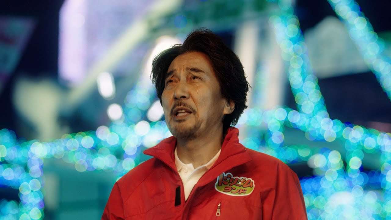 ボス『宇宙人ジョーンズ・夢の国』篇 60秒 役所広司 トミー・リー・ジョーンズ サントリー CM - YouTube