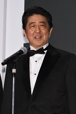北海道「表現の不自由展」著名人の写真燃やし批判殺到 謝罪も波紋 - ライブドアニュース