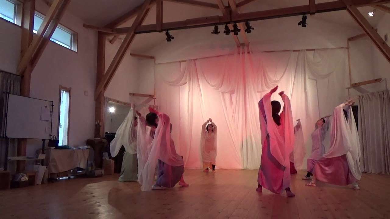 オイリュトミー　神殿舞踊　EVOE - YouTube