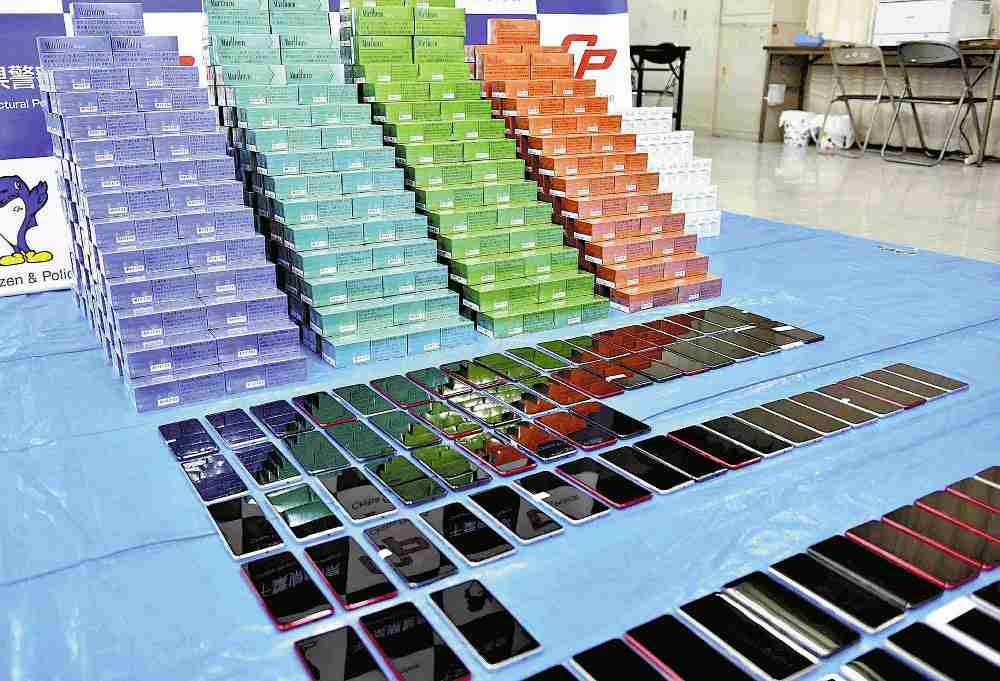 ｄ払い「抜け穴」巧妙につく…コンビニにスマホ99台持ち込み、たばこ購入図る