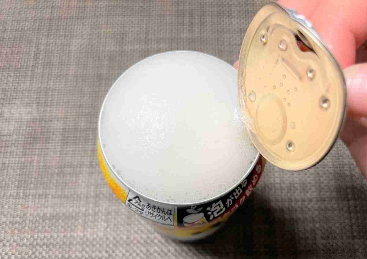 アサヒスーパードライから『生ジョッキ缶』が爆誕! 蓋を開けた瞬間、フワフワの泡が飛び出るぞ