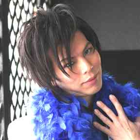 歯科医師（認定医）、アイドルプロデューサー 増岡太郎 | 専門家プロデュースのプロイデア