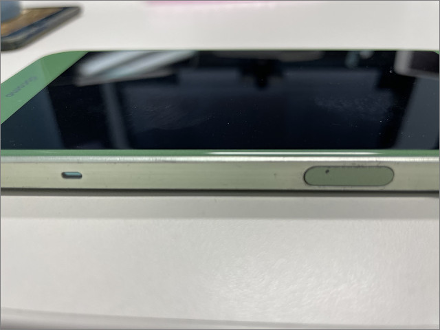 スマホの「ながら充電」は発熱でバッテリー劣化を加速、特にゲームや動画、オンライン会議が顕著に