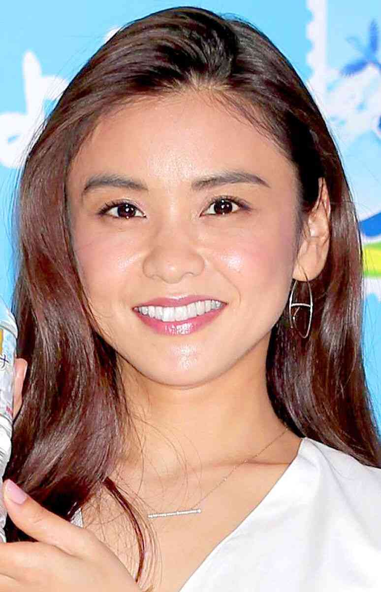 滝沢眞規子、全面ガラス張りの自宅公開…「虫が入ったり気になりませんか？」などの声