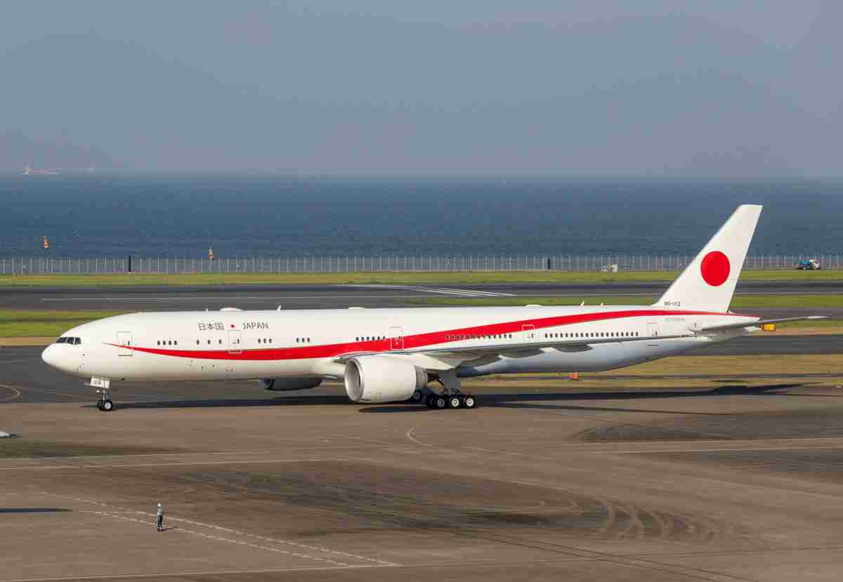 政府専用機、菅首相のアメリカ訪問で運航 任務前に羽田到着 | FlyTeam ニュース