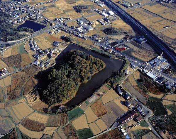 「これ倭人の墓じゃね！？」韓国が朝鮮半島最大の古墳を発掘直後に埋めたワケ（東スポWeb） - Yahoo!ニュース