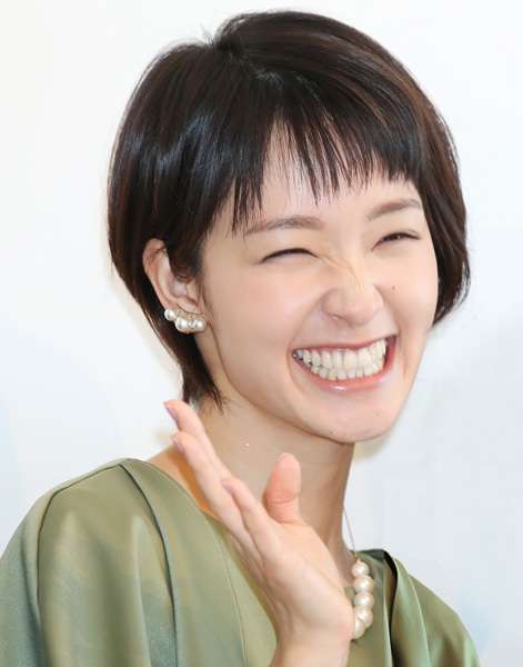 剛力彩芽がYouTube進出へ 本田翼と川口春奈のチャンネル分析し準備着々（日刊ゲンダイDIGITAL） - Yahoo!ニュース