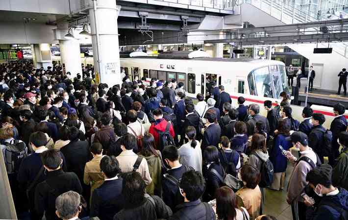 運行ダイヤ変更、鉄道会社「混雑が増して密を招き逆効果」 : 経済 : ニュース : 読売新聞オンライン