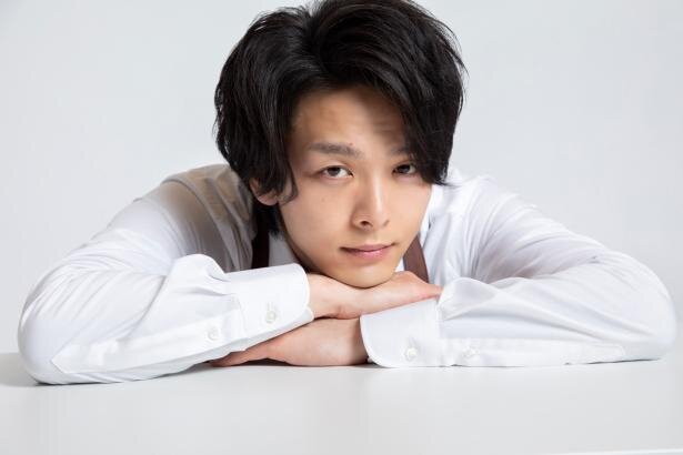 中村倫也が一杯の珈琲で人々の心を癒やす！「青山一という役を演じていて、すごく楽しいです」 （1/2） | 芸能ニュースならザテレビジョン