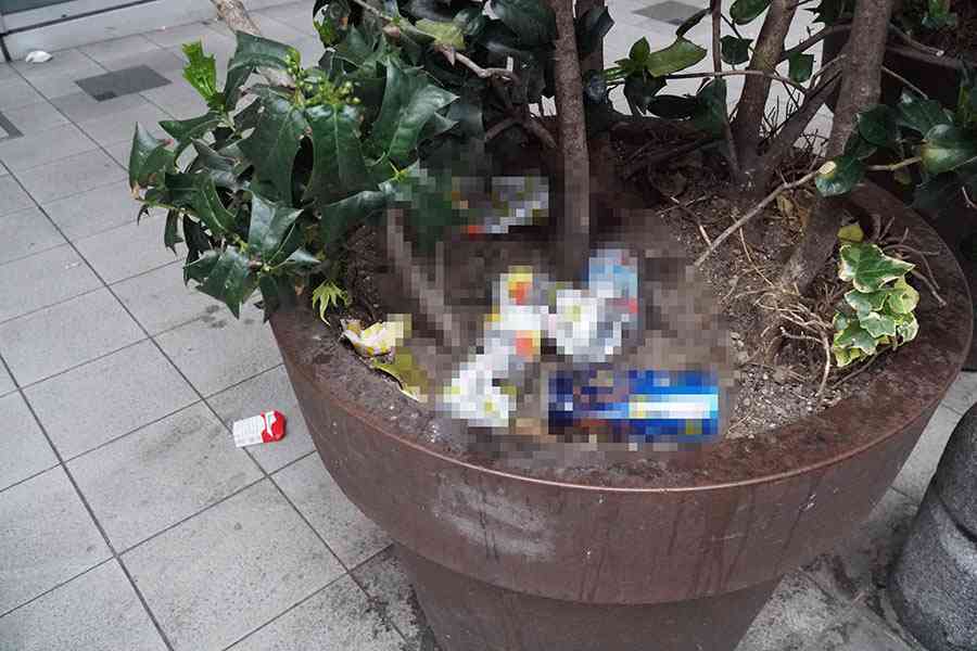 地べた寝そべり、ゴミ放置、嘔吐、トイレ…渋谷の路上飲み、