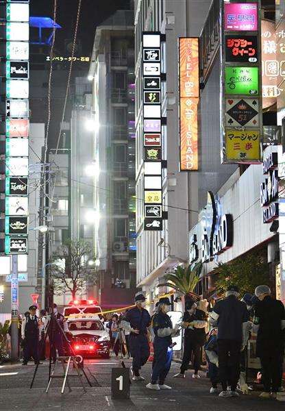 東京・歌舞伎町のビルから女性転落して死亡、巻き込まれた通行人の男性重傷 - 産経ニュース