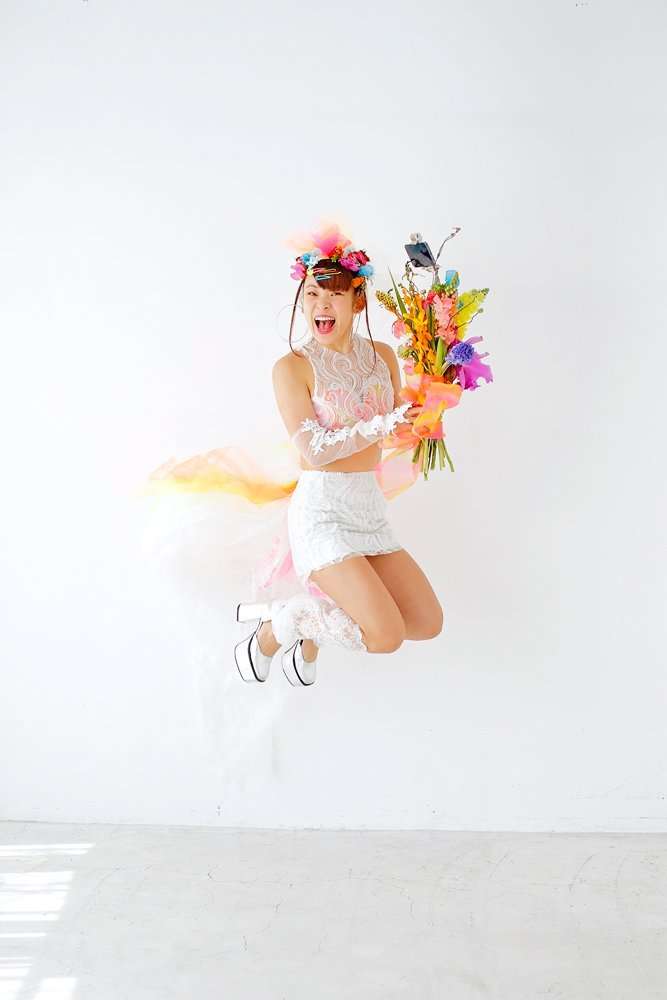フワちゃん「史上最高のかわいさ」　人生初“ウエディングドレス風”衣裳姿を披露 | ORICON NEWS