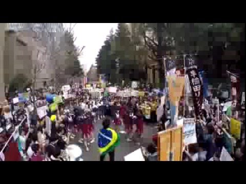 高い場所から早稲田の新歓を撮影した動画がすごい！ - YouTube