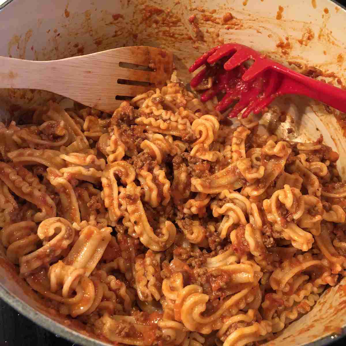 パスタ愛好家が発明した新しいパスタの形状「ソースが信じられないくらい絡む」「刺さなくても簡単にフォークに乗る」