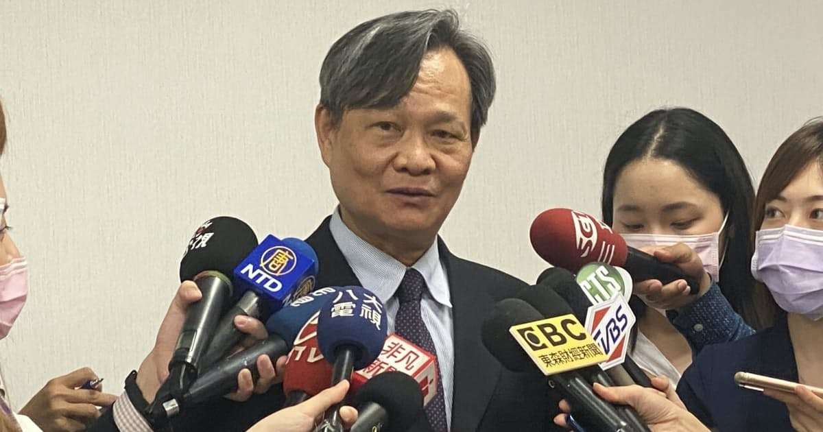 台湾・長栄海運、スエズ運河座礁「賠償責任一切ない」: 日本経済新聞
