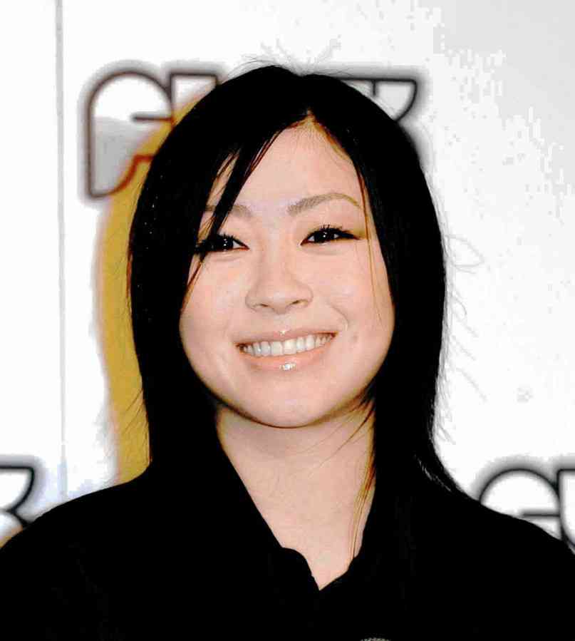 宇多田ヒカル、インスタ生配信で母の顔チラリ ロンドンで子育て生活ぶり明かす