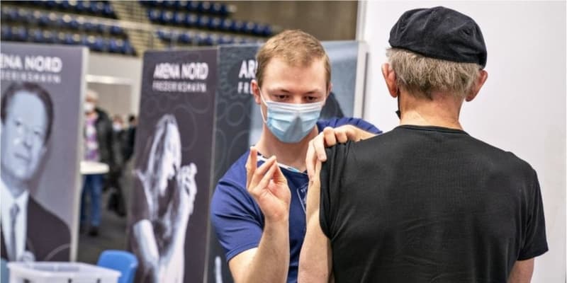 デンマーク、英アストラゼネカ製ワクチンを完全に使用中止　血栓懸念で ｜ BBC NEWS JAPAN