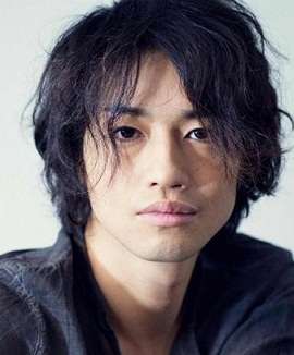 斎藤工とChim↑Pomエリイが雑居ビルで5時間一緒　何があった