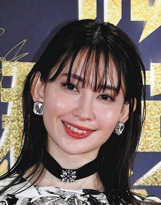 Happy Birthday to me...小嶋陽菜、花に囲まれ33歳バースデー 「今年もたくさん愛を」ファンから祝福の嵐：中日スポーツ・東京中日スポーツ 