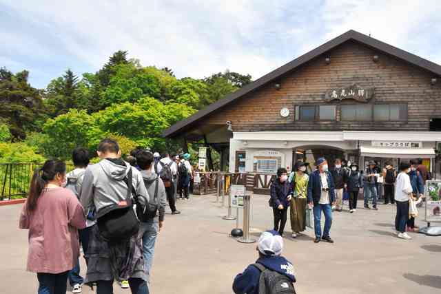 高尾山・アメ横は人・人・人…宣言前の東京、最後の休日（朝日新聞デジタル） - Yahoo!ニュース