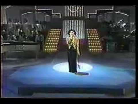 八代亜紀　「舟唄」 - YouTube