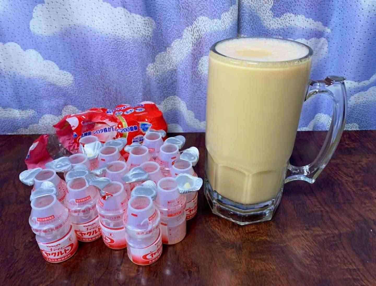 ヤクルトをジョッキで飲んでみたい――　みんなの夢を給付金で叶えた猛者現る→飲んだ感想を聞くと...(全文表示)｜Jタウンネット