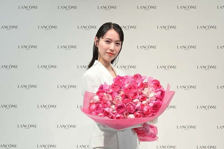 戸田恵梨香、得意のゲームで美容液100本贈呈に笑み「どのくらいで使い切れるんだろう」 | ORICON NEWS