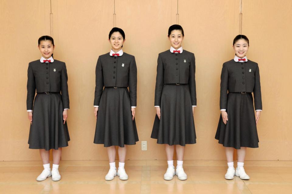 有名な宝塚音楽学校グレーの制服っていつから?制定当時、一部生徒は反発!?