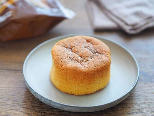 ファミマの話題作「パンケーキにプリン入れちゃいました」を実食！新スイーツの正体は…