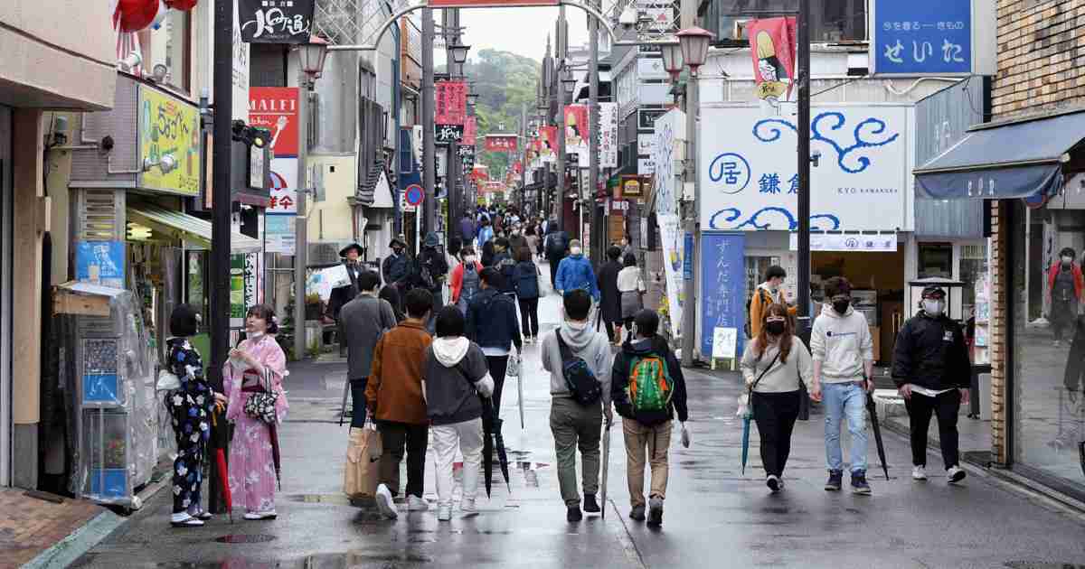観光地は人出まばら、PCR検査は駆け込み行列　大型連休初日