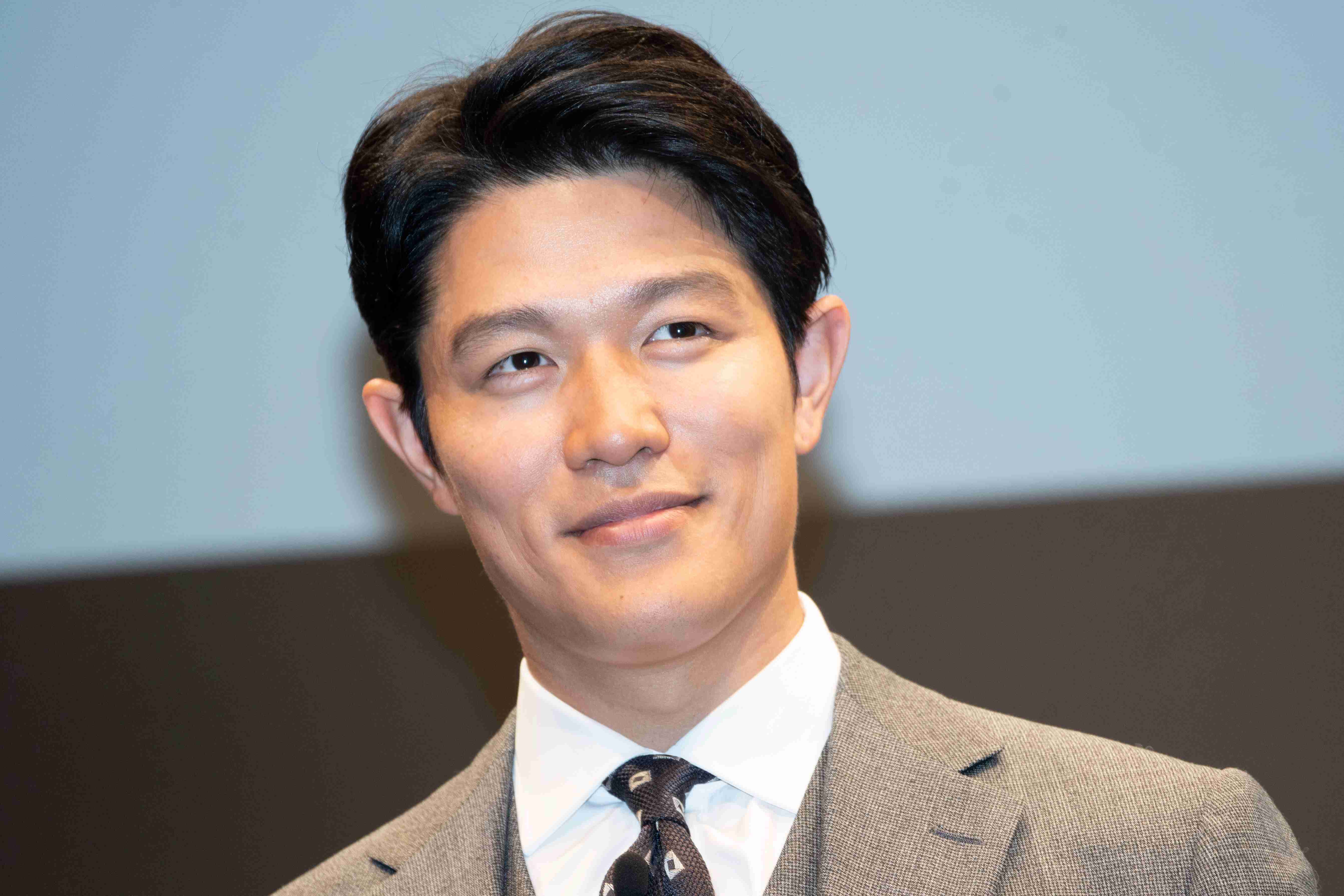 鈴木亮平、風間俊介のディズニー通に感動　アドバイスに従って入園すると… – ニュースサイトしらべぇ