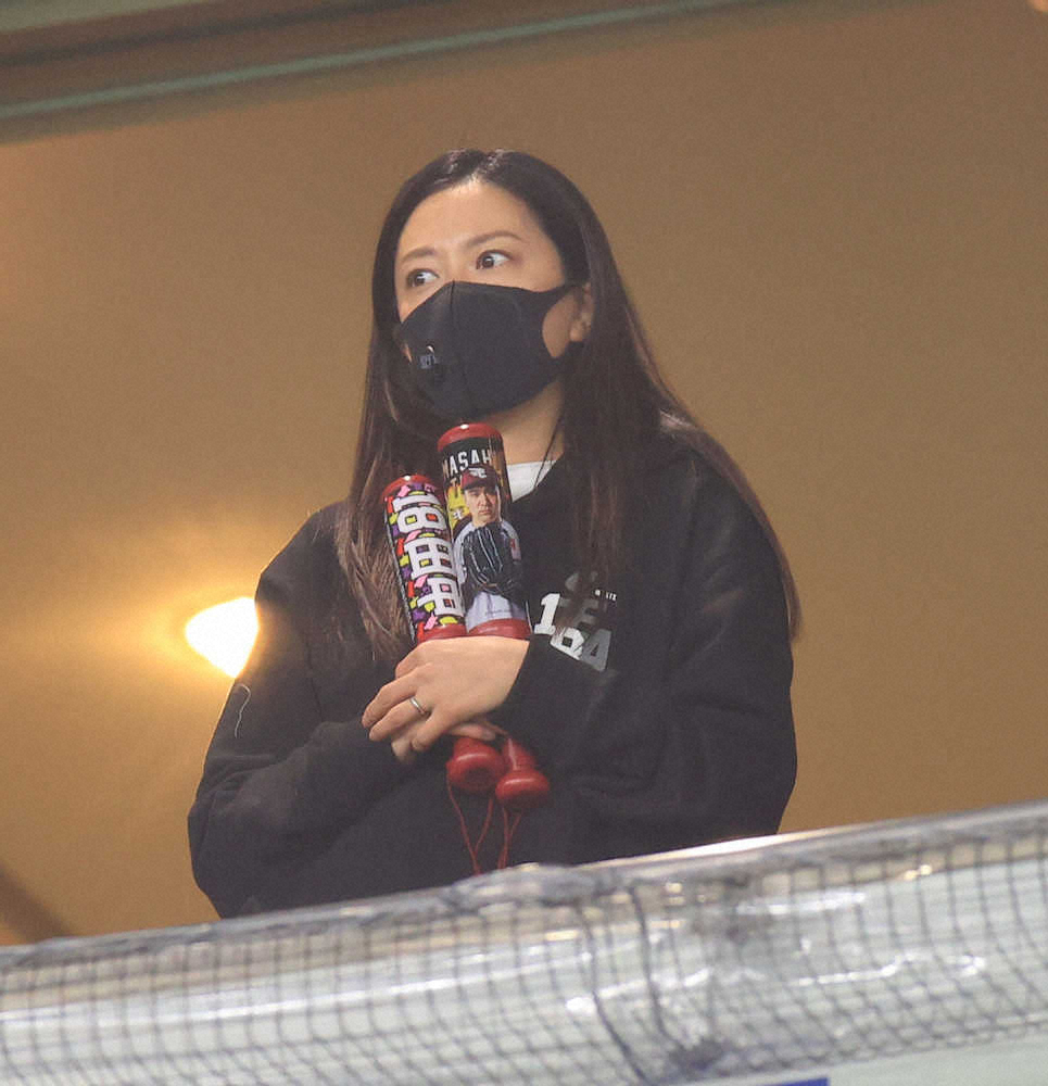 里田まいも来た！夫・マー君の復帰戦スタンドで見守った― スポニチ Sponichi Annex 野球