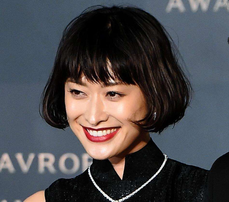 山田優　インスタでの美脚に「足細っ」「心配になるくらい」