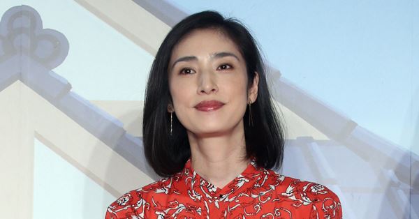 天海祐希「凶悪犯も演じたい」脱“理想の上司”に燃える理由 | 女性自身