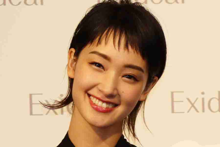剛力彩芽、肩出しの私服ショット公開「肩出しが素敵」「これはガチ可愛い」 | ENCOUNT