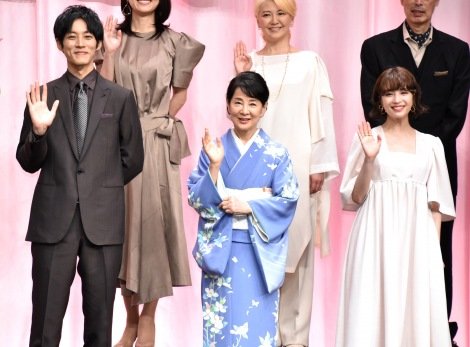 吉永小百合、松坂桃李は「きりんのように成長」　広瀬すずは「涼やかでかわいい」